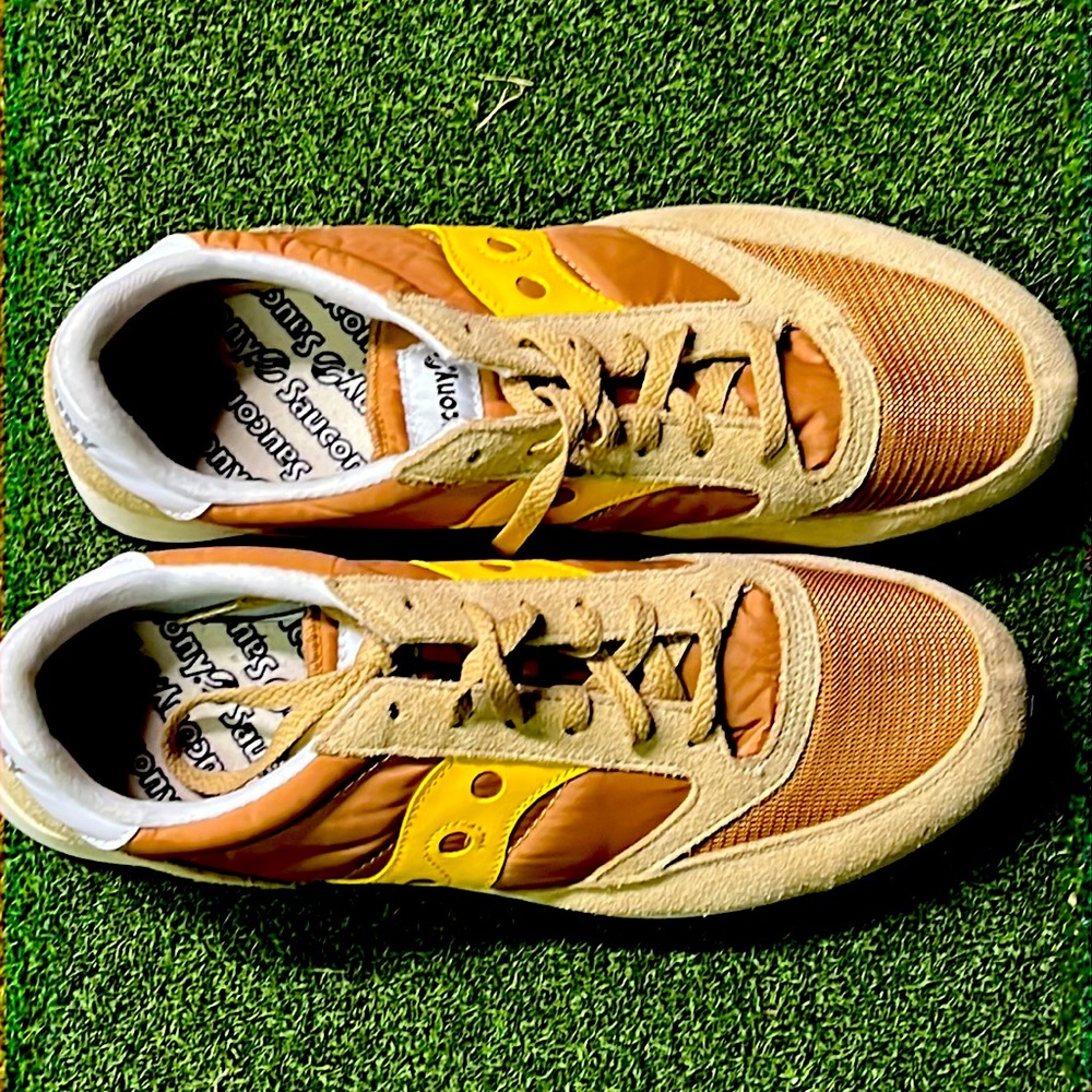 worn once, saucony casuals